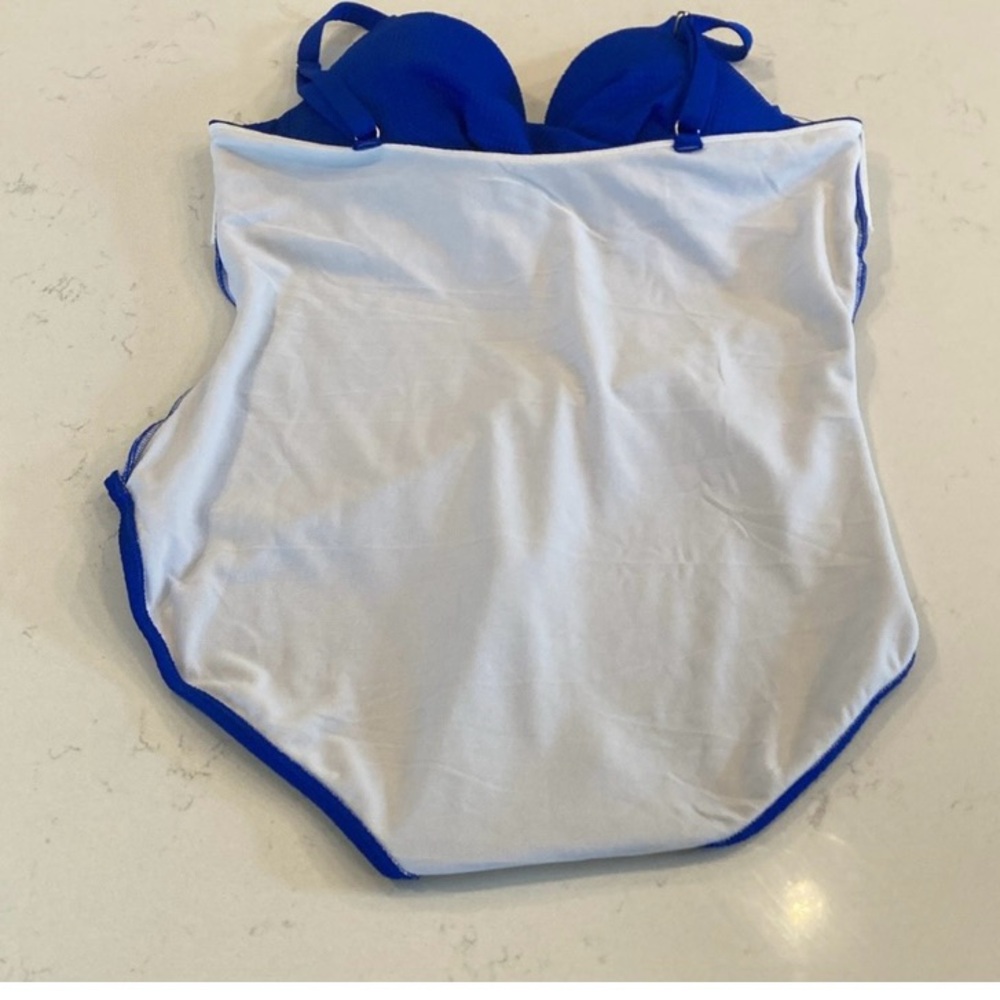 Boden Capri Cup Size Swimsuit Cobalt Blue Seersucker One-Piece Padded Bra 38B - Picture 8 of 11